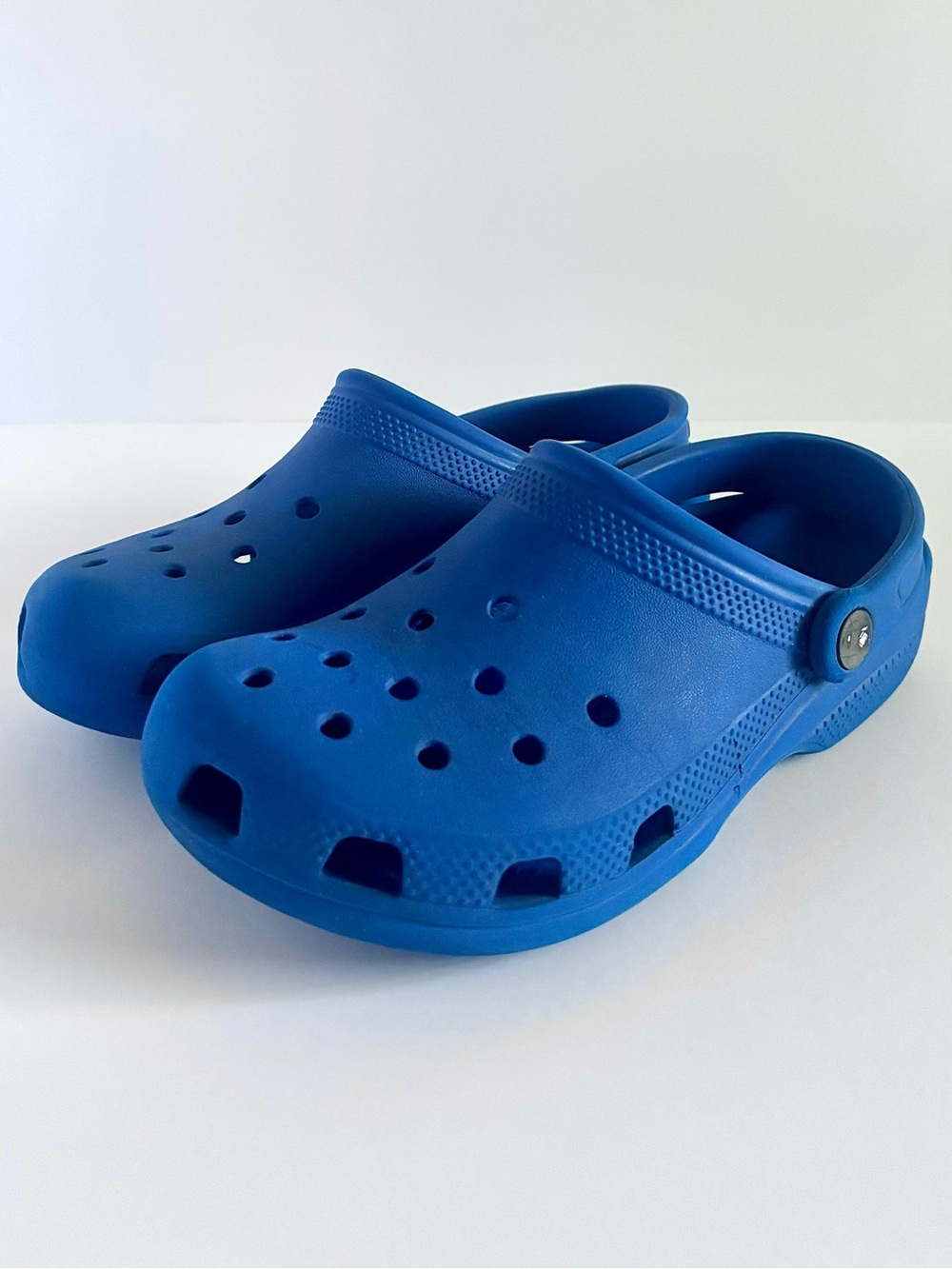 Crocs Classic Clog — Kids/Youth/Big Kids J4 — Blue — GUC - Picture 9 of 12